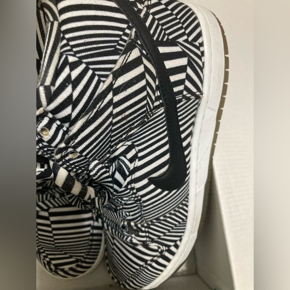 **RARE** NIKE SB DUNKS Men’s size 8/ Women's size 9.5 - Picture 6 of 11